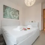 Апартаменты Prestige Du 27 - Happy