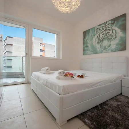 Apartment Prestige Du 27 - Happy *